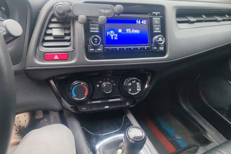 Used Honda Vezel 2017 1.5L manual two-wheel drive Comfort trim level Audio And AC Panel