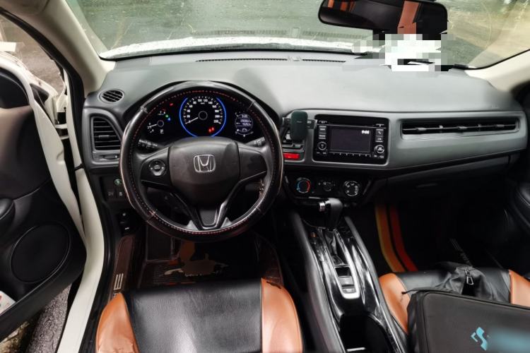 Used Honda Vezel 2017 1.5L CVT 2WD Comfort Model Center Console