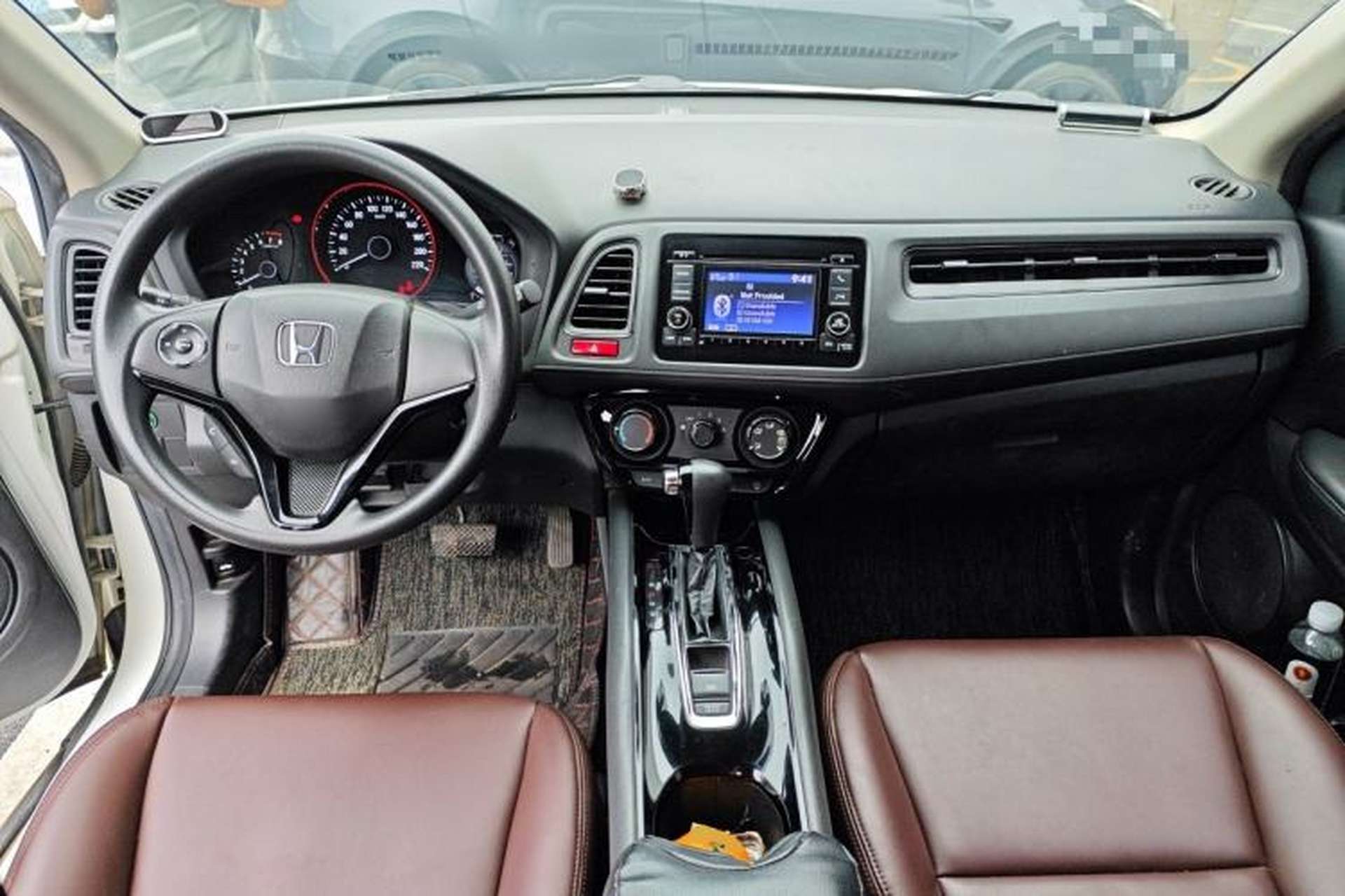 Used Honda Vezel 2017 1.5L CVT 2WD Comfort Model Center Console