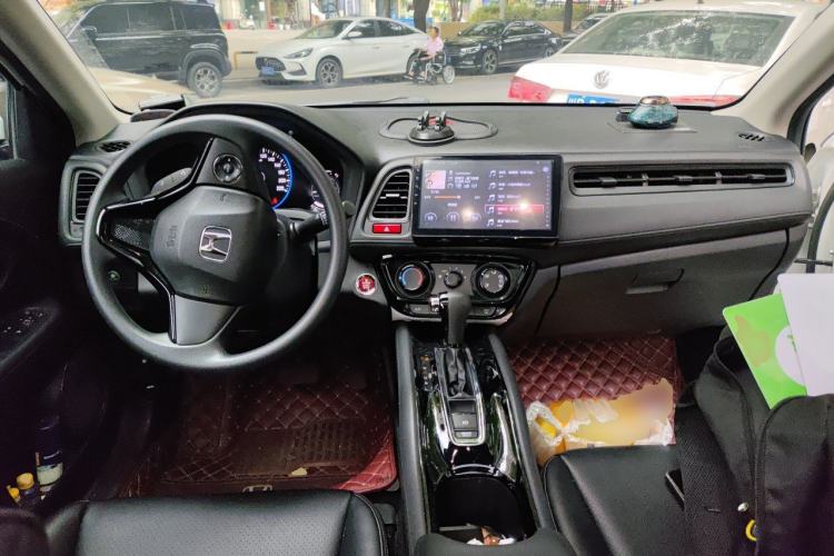 Used Honda Vezel 2017 1.8L CVT Front-Wheel Drive Pioneer Edition Center Console