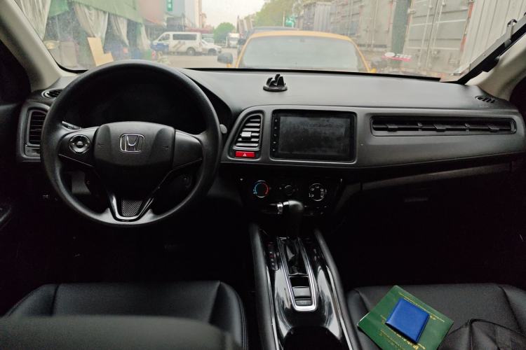 Used Honda Vezel 2017 1.5L CVT 2WD Comfort Model Center Console