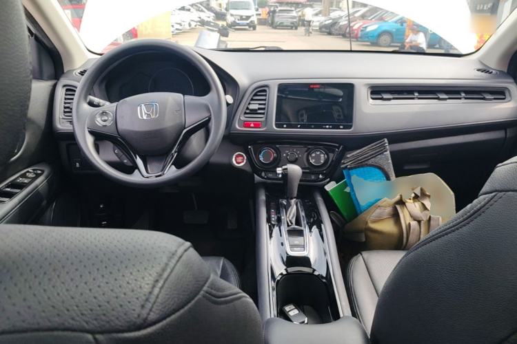 Used Honda Vezel 2017 1.8L CVT Front-Wheel Drive Pioneer Edition Center Console