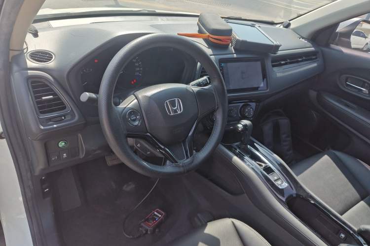 Used Honda Vezel 2017 1.5L CVT 2WD Comfort Model Center Console