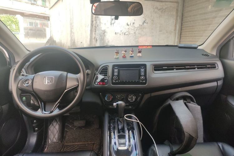 Used Honda Vezel 2017 1.5L CVT 2WD Comfort Model Center Console