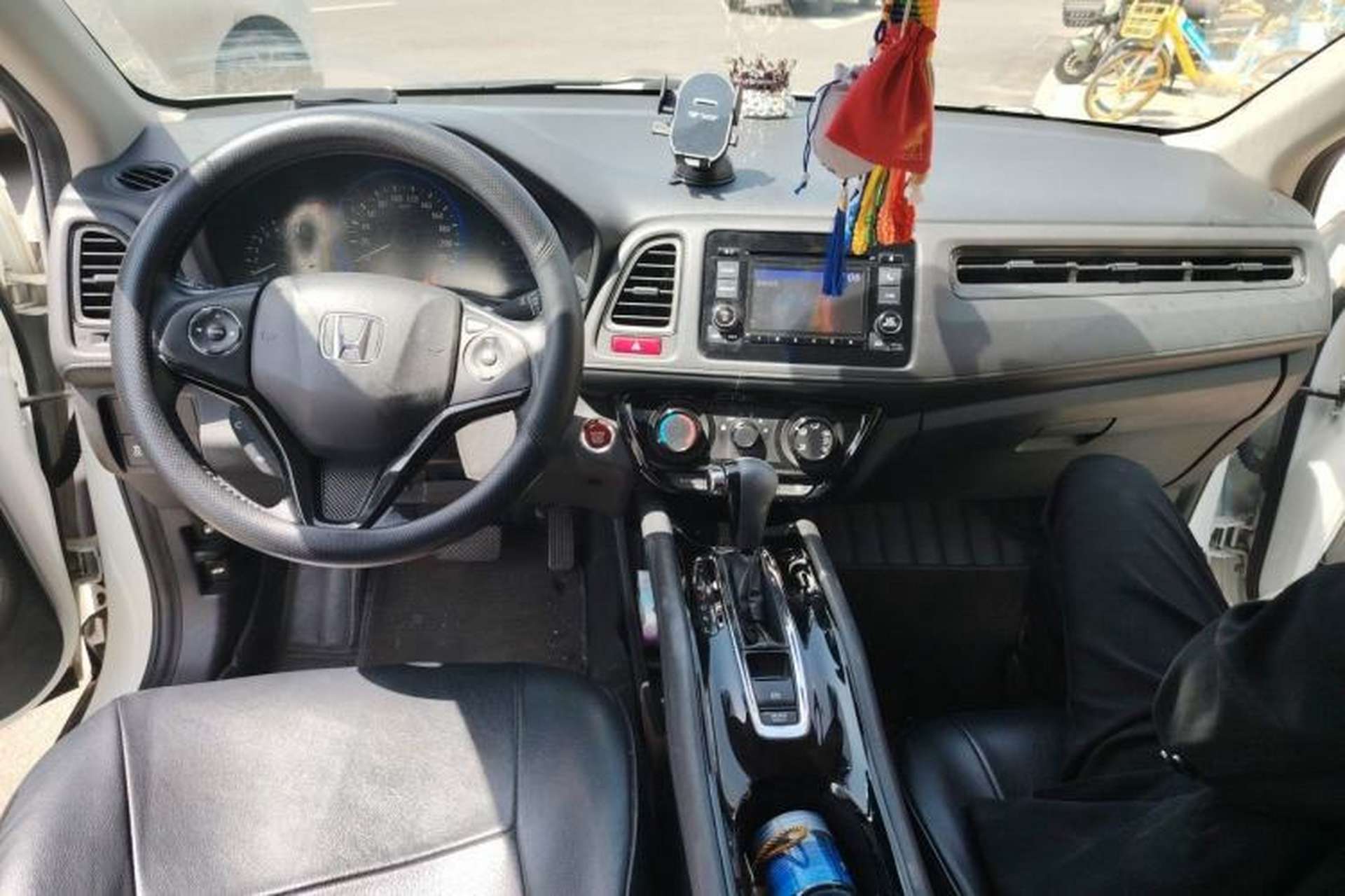 Used Honda Vezel 2017 1.5L CVT 2WD Comfort Model Center Console