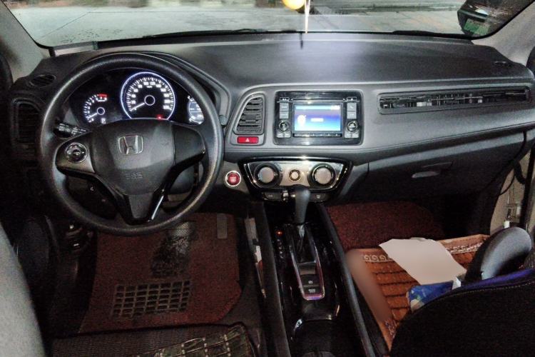 Used Honda Vezel 2017 1.8L CVT 2WD Elite Model Center Console
