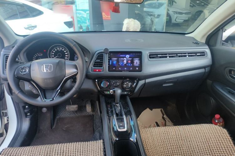 Used Honda Vezel 2017 1.5L CVT 2WD Comfort Model Center Console
