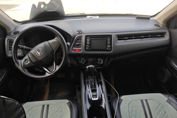 Used Honda Vezel 2017 1.5L CVT 2WD Comfort Model Center Console