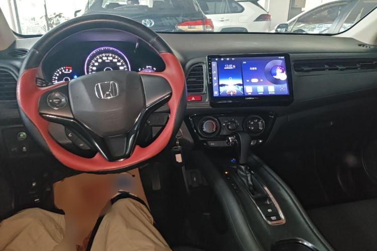 Used Honda Vezel 2017 1.5L CVT 2WD Comfort Model Center Console