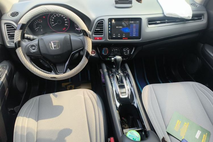Used Honda Vezel 2017 1.8L CVT Front-Wheel Drive Pioneer Edition Center Console