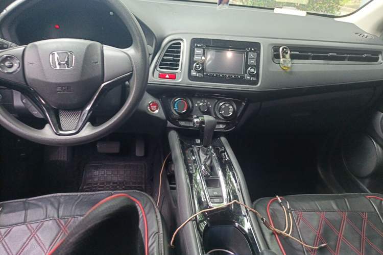 Used Honda Vezel 2017 1.8L CVT Front-Wheel Drive Pioneer Edition Center Console