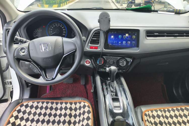 Used Honda Vezel 2017 1.8L CVT Front-Wheel Drive Pioneer Edition Center Console