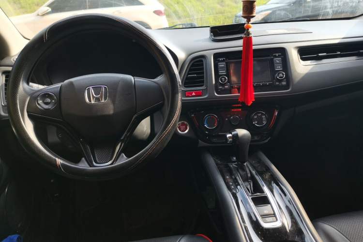 Used Honda Vezel 2017 1.8L CVT Front-Wheel Drive Pioneer Edition Center Console