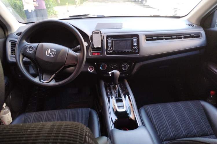 Used Honda Vezel 2017 1.8L CVT Front-Wheel Drive Pioneer Edition Center Console