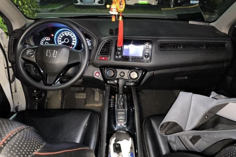 Used Honda Vezel 2017 1.8L CVT Front-Wheel Drive Pioneer Edition Center Console