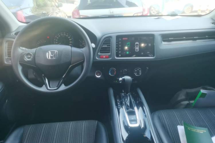 Used Honda Vezel 2017 1.8L CVT Front-Wheel Drive Pioneer Edition Center Console