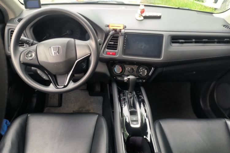 Used Honda Vezel 2017 1.5L CVT 2WD Comfort Model Center Console