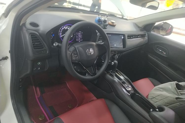 Used Honda Vezel 2017 1.5L CVT 2WD Comfort Model Center Console