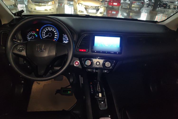 Used Honda Vezel 2017 1.8L CVT Front-Wheel Drive Pioneer Edition Center Console