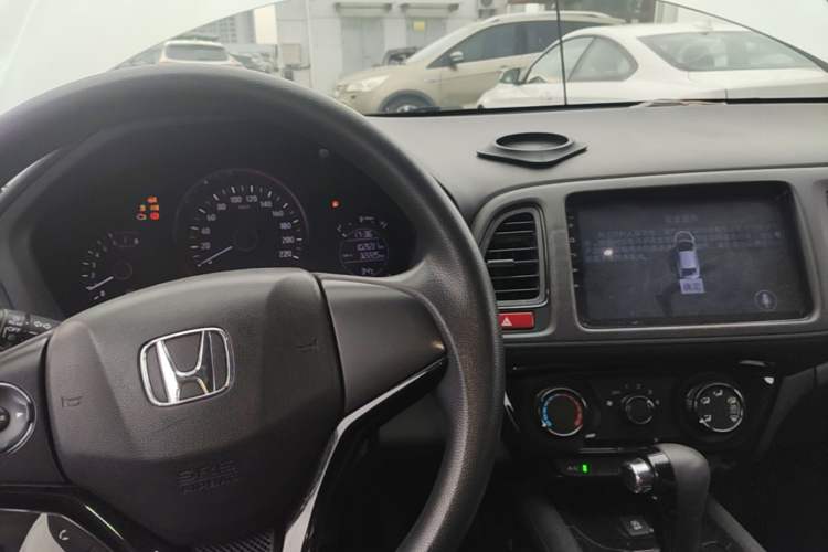 Used Honda Vezel 2017 1.8L CVT Front-Wheel Drive Pioneer Edition Center Console