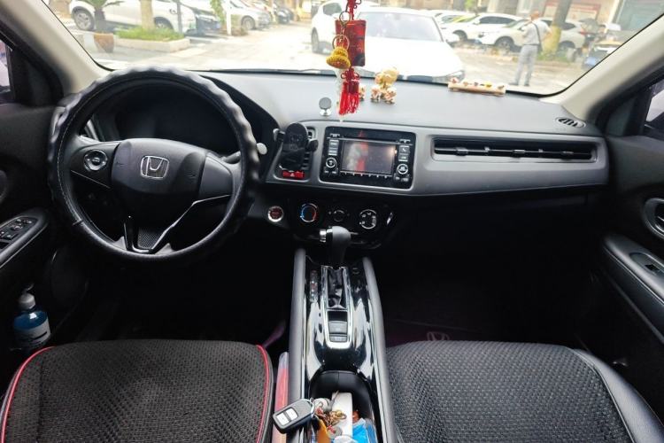 Used Honda Vezel 2017 1.8L CVT Front-Wheel Drive Pioneer Edition Center Console