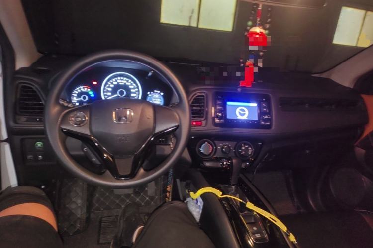 Used Honda Vezel 2017 1.5L CVT 2WD Comfort Model Center Console