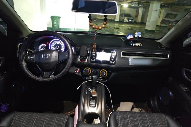 Used Honda Vezel 2017 1.8L CVT Front-Wheel Drive Pioneer Edition Center Console