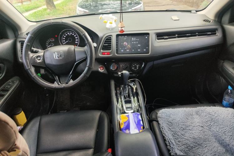 Used Honda Vezel 2017 1.8L CVT Front-Wheel Drive Pioneer Edition Center Console