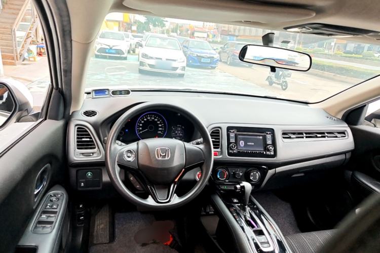 Used Honda Vezel 2017 1.8L CVT Front-Wheel Drive Pioneer Edition Center Console