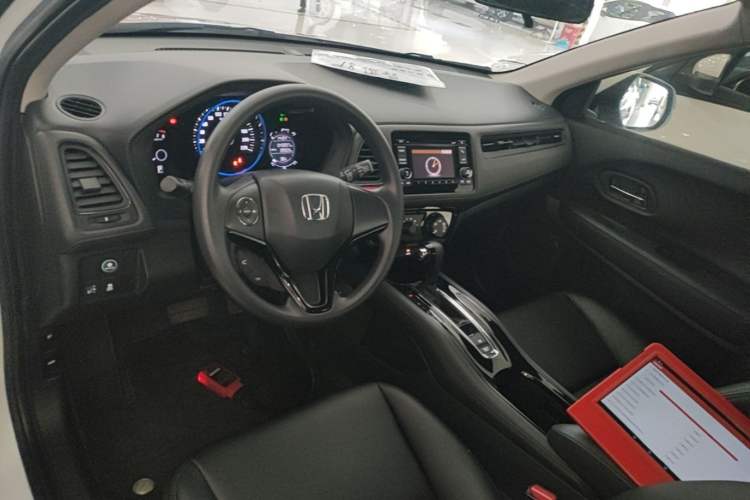 Used Honda Vezel 2017 1.5L CVT 2WD Comfort Model Center Console