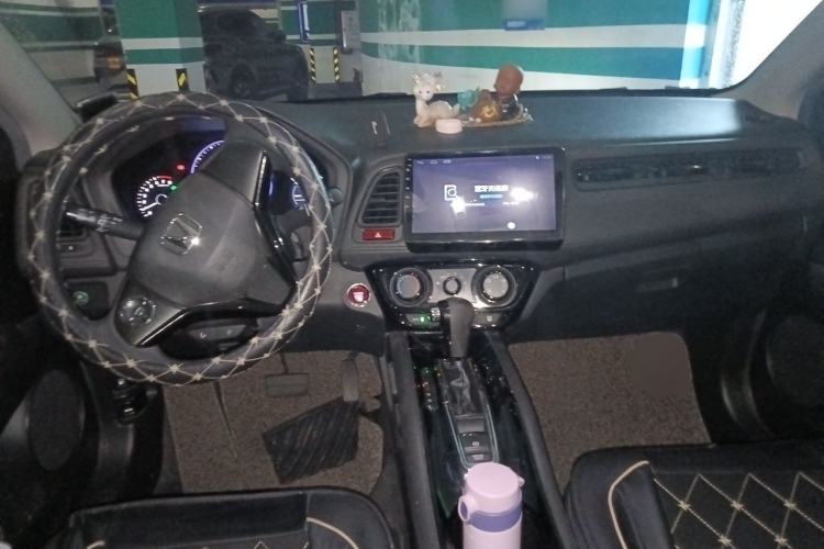 Used Honda Vezel 2017 1.8L CVT Front-Wheel Drive Pioneer Edition Center Console