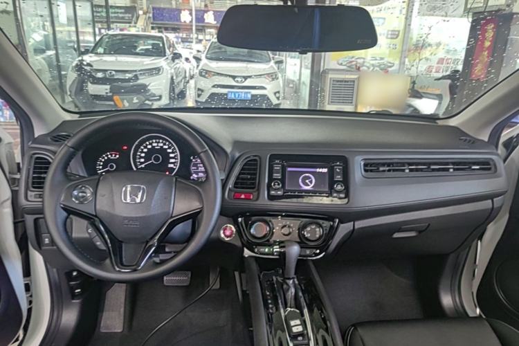 Used Honda Vezel 2017 1.8L CVT Front-Wheel Drive Pioneer Edition Center Console