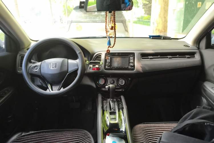 Used Honda Vezel 2017 1.5L CVT 2WD Comfort Model Center Console