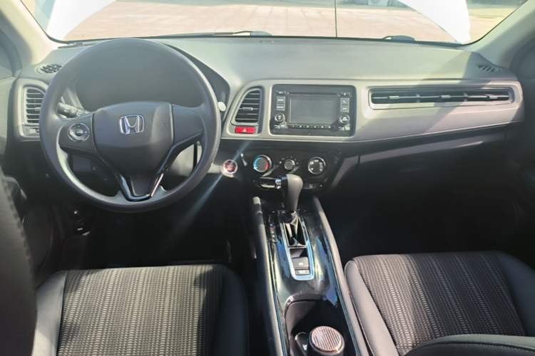 Used Honda Vezel 2017 1.8L CVT Front-Wheel Drive Pioneer Edition Center Console