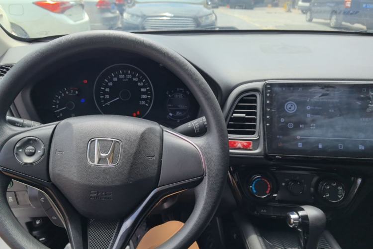 Used Honda Vezel 2017 1.5L CVT 2WD Comfort Model Center Console