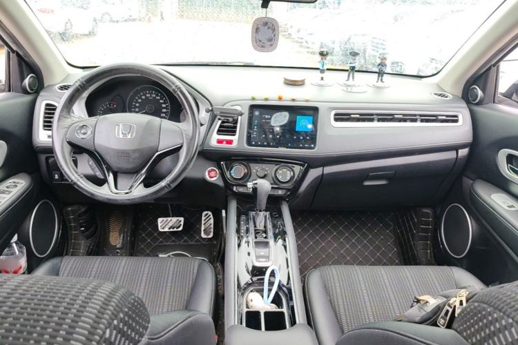 Used Honda Vezel 2017 1.8L CVT Front-Wheel Drive Pioneer Edition Center Console