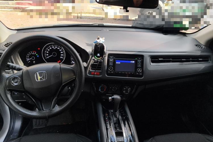 Used Honda Vezel 2017 1.5L CVT 2WD Comfort Model Center Console