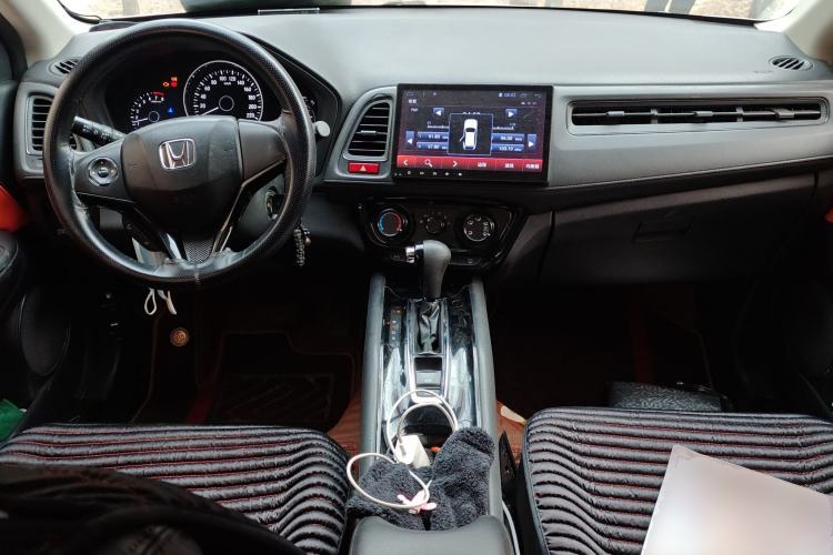 Used Honda Vezel 2017 1.5L CVT 2WD Comfort Model Center Console