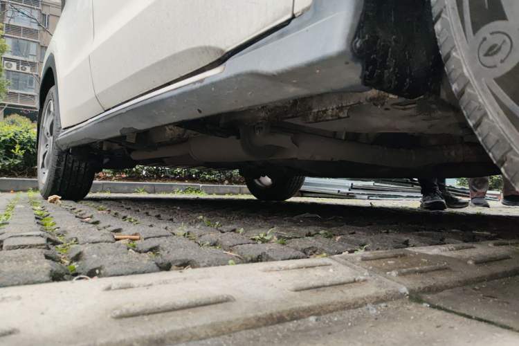 Used Honda Vezel 2017 1.8L CVT Front-Wheel Drive Pioneer Edition Chassis Front Right