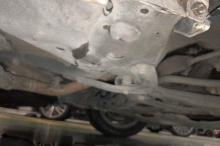 Used Honda Vezel 2017 1.8L CVT Front-Wheel Drive Pioneer Edition Chassis Front Right
