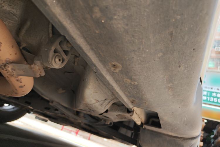 Used Honda Vezel 2017 1.8L CVT Front-Wheel Drive Pioneer Edition Chassis Front Right