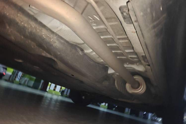 Used Honda Vezel 2017 1.8L CVT Front-Wheel Drive Pioneer Edition Chassis Rear Right