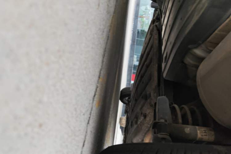 Used Honda Vezel 2017 1.8L CVT Front-Wheel Drive Pioneer Edition Chassis Rear Right