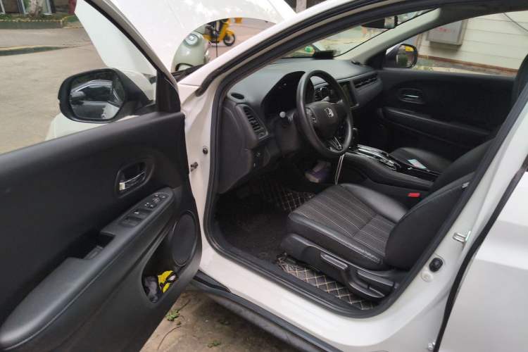 Used Honda Vezel 2017 1.8L CVT Front-Wheel Drive Pioneer Edition Driver Seat
