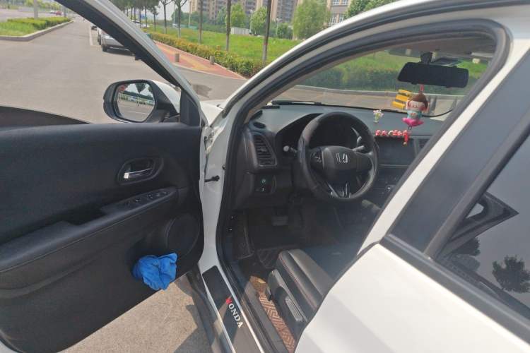 Used Honda Vezel 2017 1.5L CVT 2WD Comfort Model Driver Seat