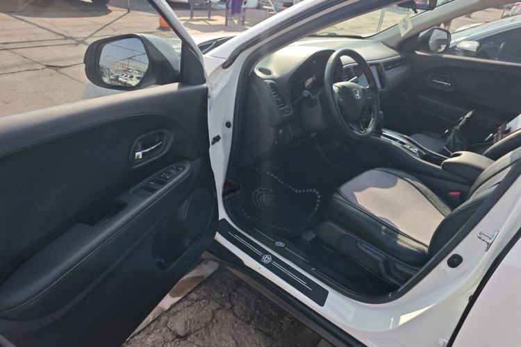 Used Honda Vezel 2017 1.5L CVT 2WD Comfort Model Driver Seat