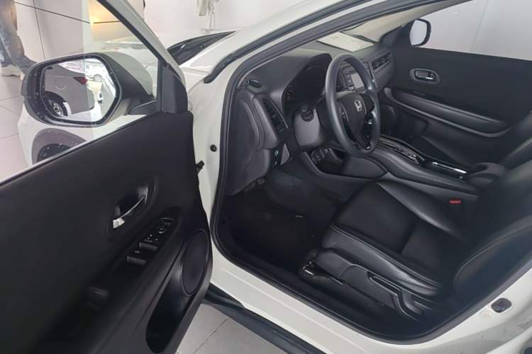 Used Honda Vezel 2017 1.5L CVT 2WD Comfort Model Driver Seat