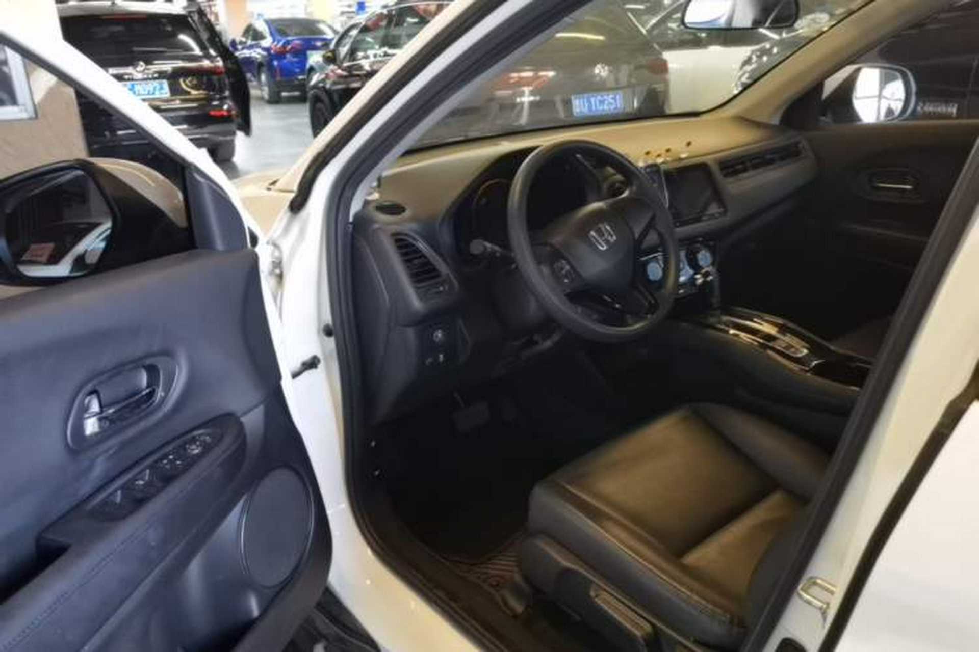 Used Honda Vezel 2017 1.5L CVT 2WD Comfort Model Driver Seat