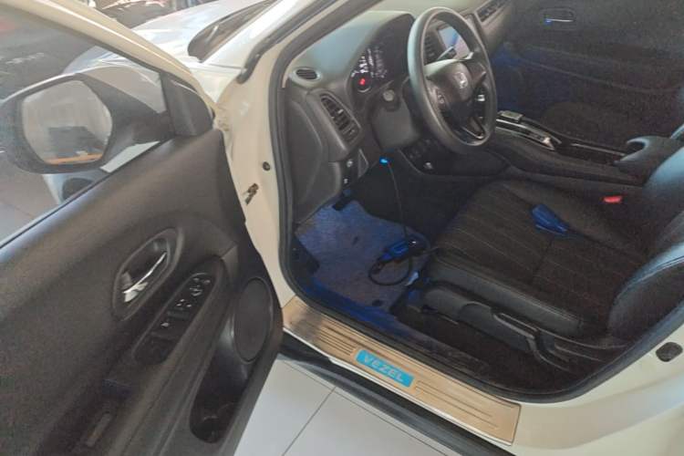 Used Honda Vezel 2017 1.8L CVT Front-Wheel Drive Pioneer Edition Driver Seat