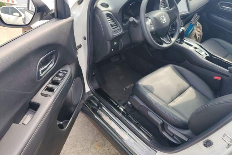 Used Honda Vezel 2017 1.8L CVT Front-Wheel Drive Pioneer Edition Driver Seat